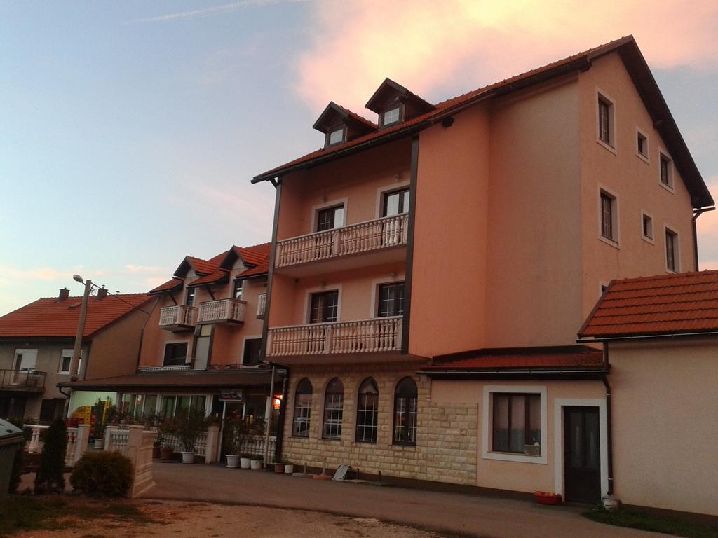 Bed And Breakfast Konoba Jure Krasno Polje Esterno foto