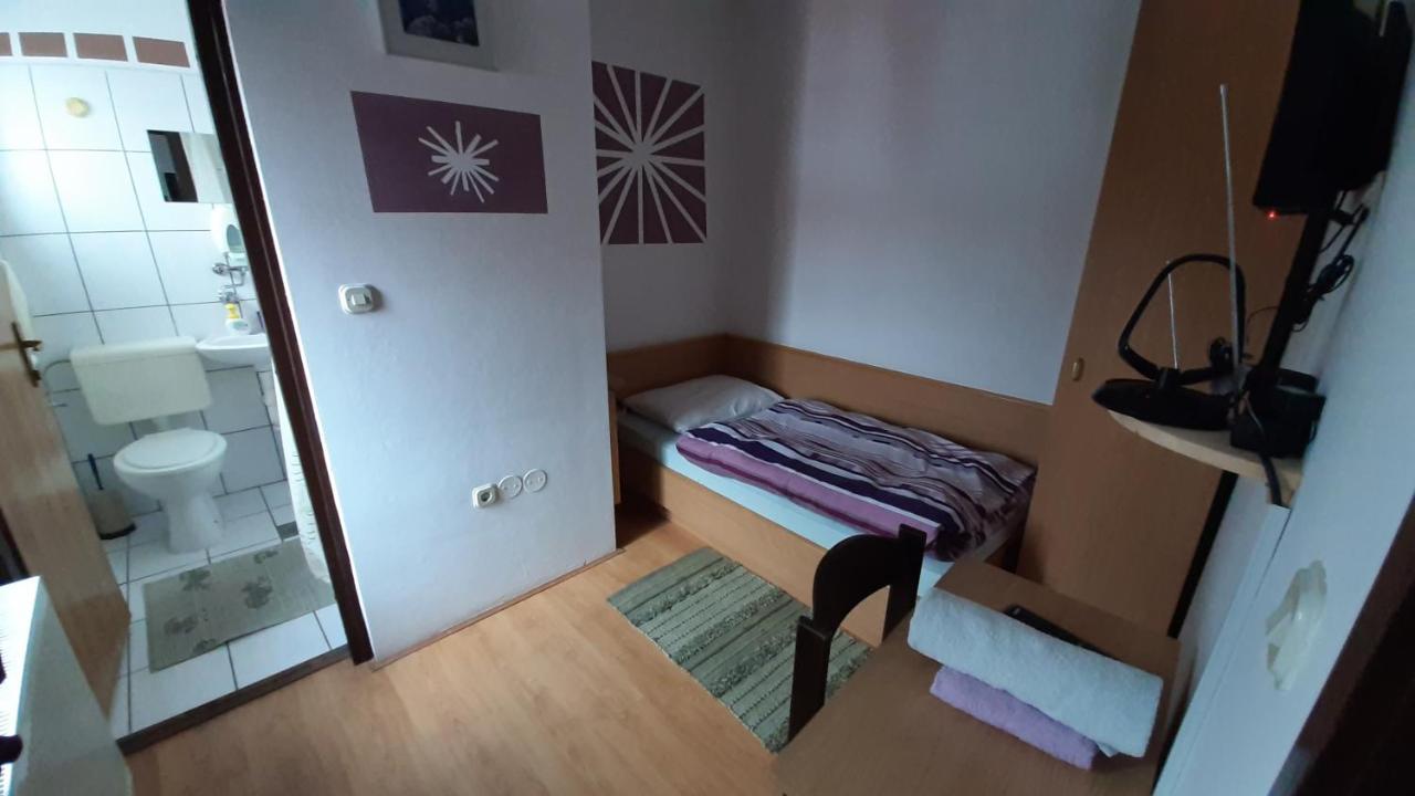 Bed And Breakfast Konoba Jure Krasno Polje Esterno foto
